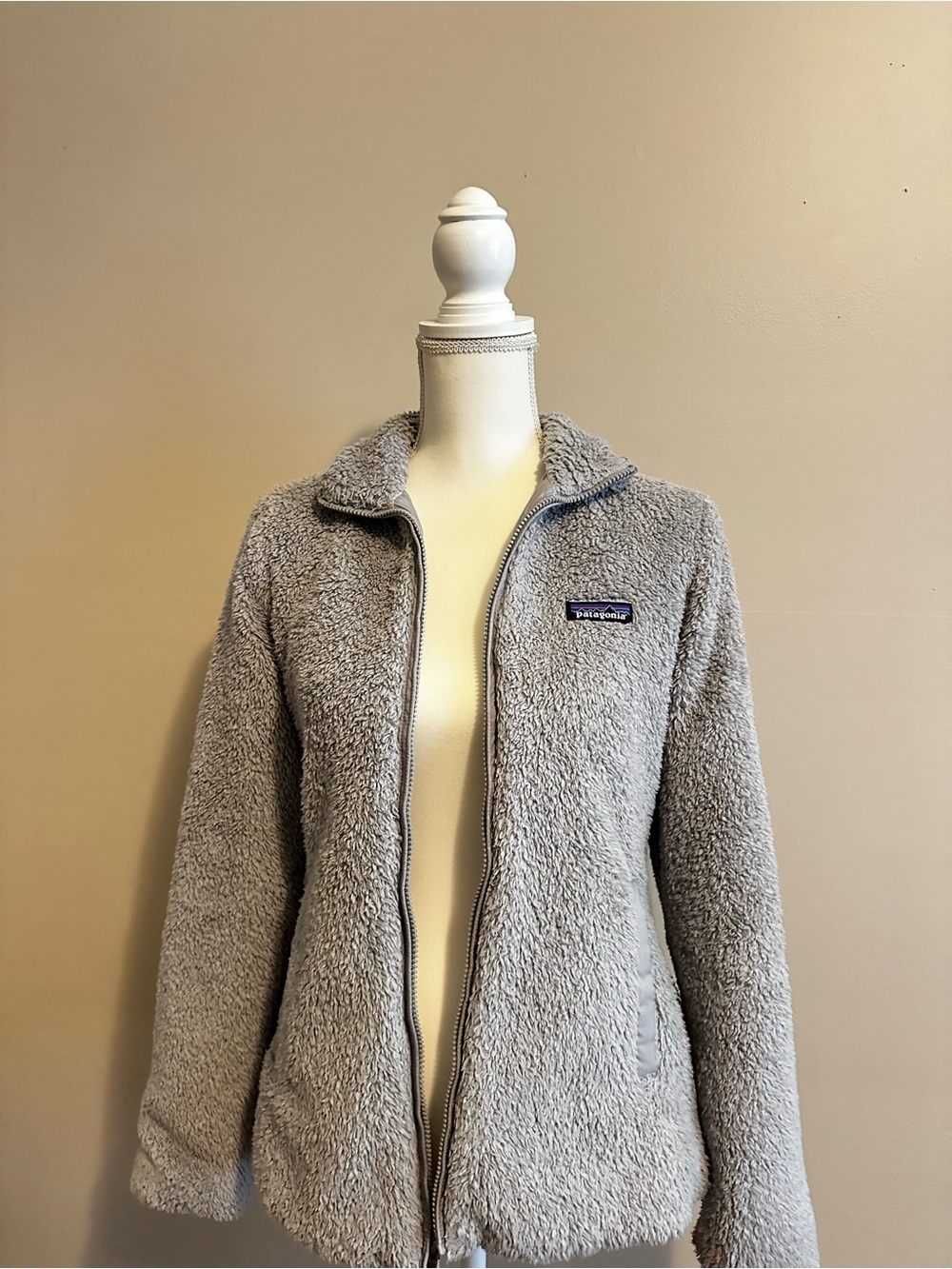 Patagonia Women’s Light Gray Teddy Fleece Jacket
